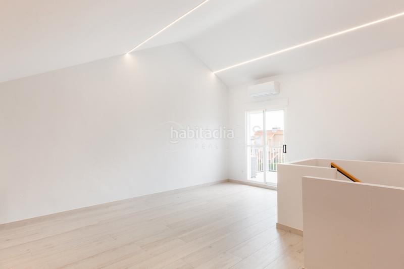 Foto cbb41a8a-62c0-4f9b-b494-dd9c28c43104. Towny house with fireplace heating parking pool in Bétera