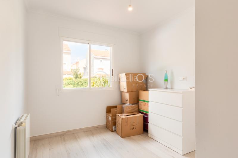 Foto dec191d4-5e2b-4319-b3d1-9ae5409f7bc0. Towny house with fireplace heating parking pool in Bétera