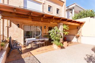 Maison à Casas Verdes - Ermita. Exclusiva vivienda en la mejor zona de godella