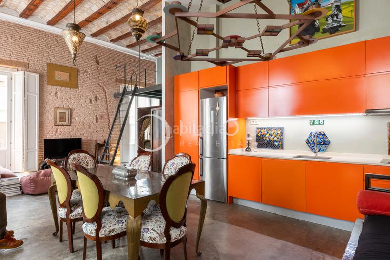 Foto 9f3accab-15a7-4ac7-b538-8e96e1976bac. Flat with fireplace heating in La Seu Valencia