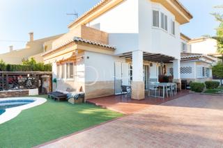 Chalet in La Cañada