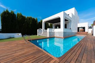 Xalet en El Bosque. Chalet de lujo con vistas al campo de golf situado en la urbaniz