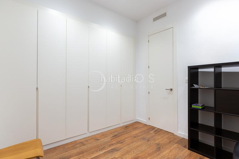 Foto 0986b30b-a35a-49e2-9838-29c412cf2802. Rent flat with heating in Russafa Valencia