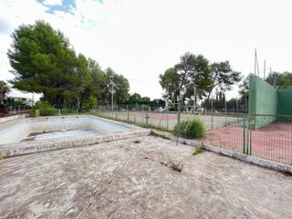Terreny residencial  N/a. Excelente suelo urbano con uso deportivo actualmente que dispone