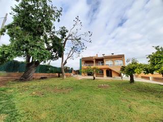 Xalet a Alquenència - Venècia. Excelente chalet muy amplio y con una magnífica ubicación en zon