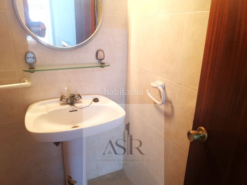 Foto f415bc11-6326-41ac-a3f0-05825e60b40c. Aparcament cotxe a Caputxins Alzira