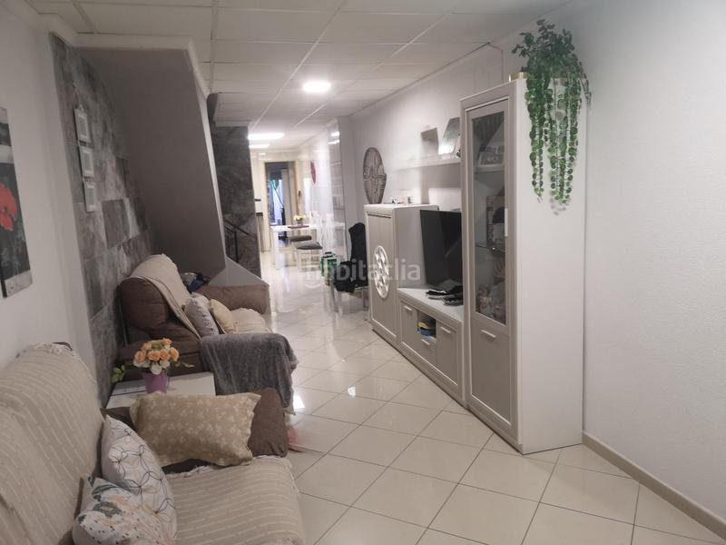 Foto bde173a9-78d9-4338-855f-a51bd66b9680. Casa adossada a dr. leopold serra 12 a Caputxins Alzira