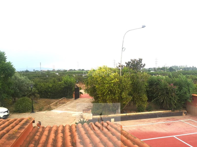 Foto a70c8caf-9748-4183-bed8-b19ebc930777. Casa amb piscina a Urbanitzacions i Pedanies Nord Alzira