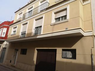 Maison jumelée à Sants Patrons. Gran casa en pleno centro de alzira, rodeada de todos los servic