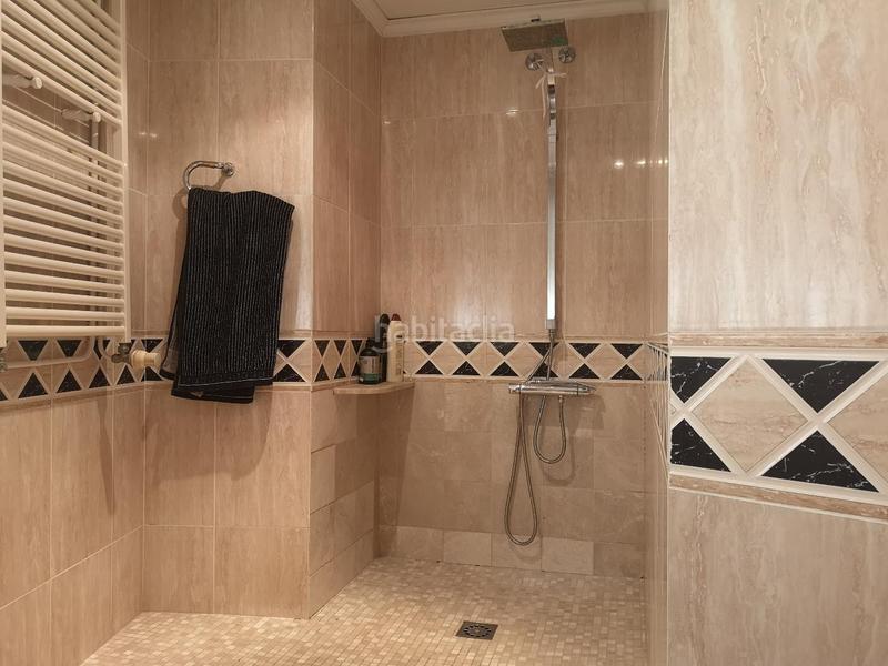 Foto 670669ff-38bb-4192-94e3-30b477b8d378. Casa adossada a Sants Patrons Alzira