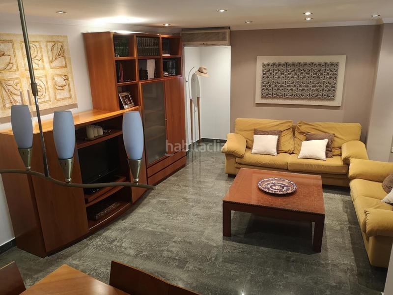 Foto d081440f-ee42-4f38-9c05-f298178812a8. Casa adossada a Sants Patrons Alzira