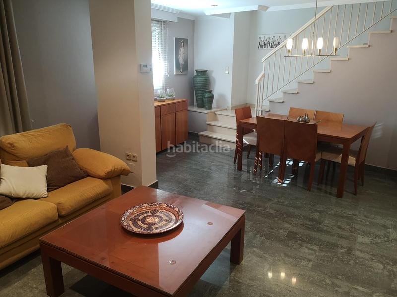 Foto ff58f8b3-fc31-4d26-9be2-e1bd32ef74a8. Casa adossada a Sants Patrons Alzira