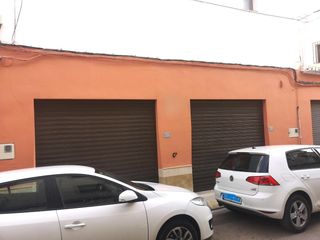 Aparcament cotxe a Sants Patrons