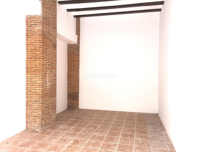 Foto 6d2a69fe-319e-47e1-9209-f6c6749e7338. Aparcament cotxe a Sants Patrons Alzira