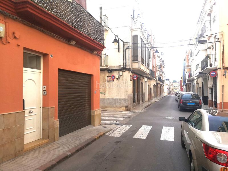 Foto 19200d4b-a38a-4c32-8de8-54d1c2c9ffae. Aparcament cotxe a Sants Patrons Alzira