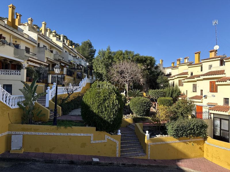 Foto be8859bb-3564-40d8-b167-addb8623d40e. Casa adossada amb piscina a Urbanitzacions i Pedanies Sud Alzira