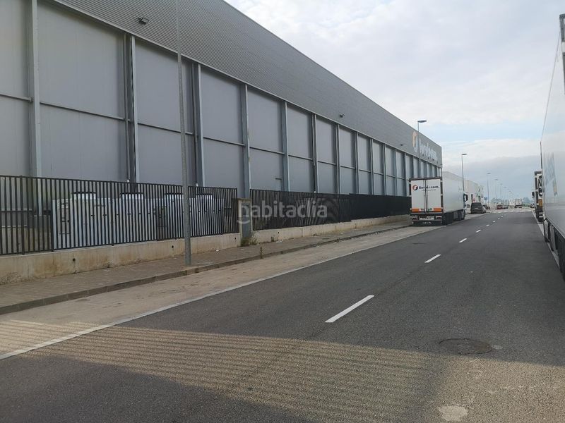 Foto f19d083a-0acb-4ab9-8155-f70a65ac25f3. Area edificabile industriale in calle velluters 19 in Alzira