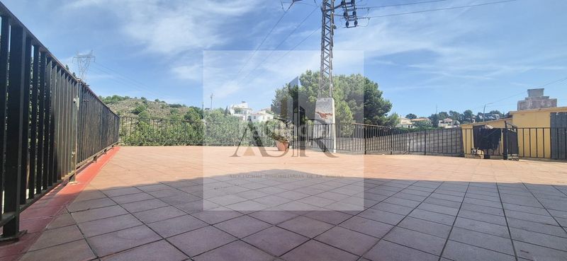 Foto dc514318-6dbf-4bcc-93fc-01c39b632042. Casa amb piscina a Alginet