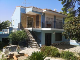 Casa  Alcoiá 4. Chalet en urb sant bernat de alzira
