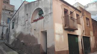 Casa aparellada a La Vila. Casa en la vila con garage