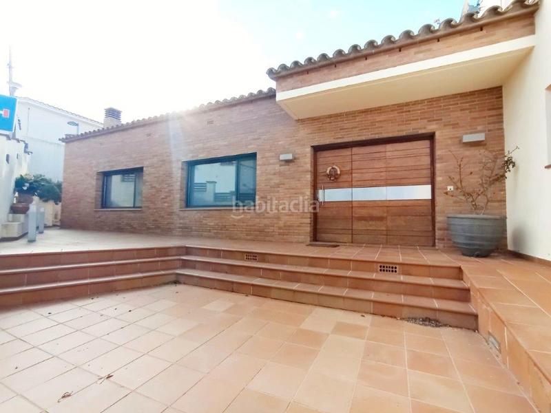 Foto c498a1d7-dcad-45a8-90a3-e04bc3dc6496. Casa  en La Vila, como nueva, con jardin y en planta baja!!! en Llançà
