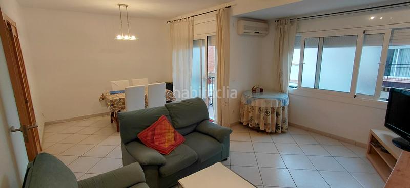 Foto 7e0ea41a-ea2a-4bb4-8d20-6bc83f79d5fd. Flat with fireplace heating in Centre Roses