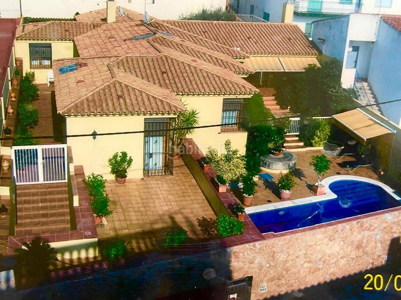 Foto b904c6a1-4082-481c-b3ff-f77530b97d20. Xalet amb xemeneia calefacció aparcament piscina a Llançà