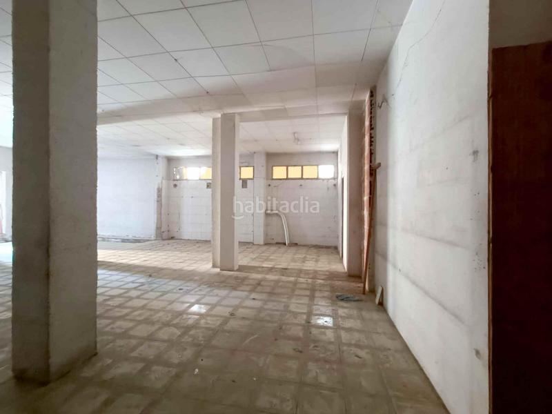 Foto dddb83d9-7506-45ef-99e7-b645cc718a79. Local comercial a Instituts-Universitat Lleida