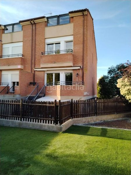 Foto f7967a4f-c390-411d-9651-143b6480bb80. Casa adossada amb calefacció aparcament a Mollerussa