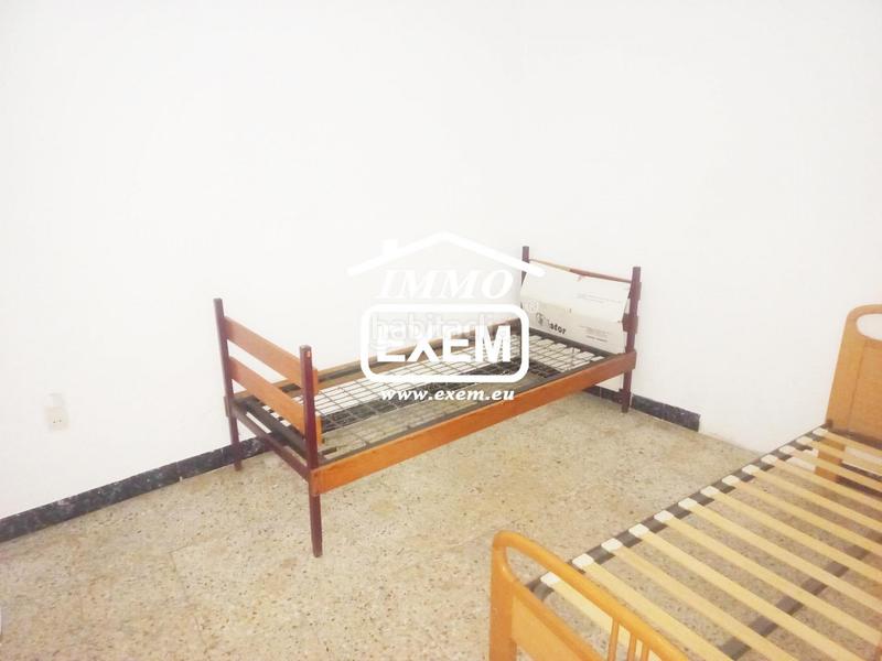 Foto 61703d55-9a1b-4b2f-8925-b517d3ba34e1. Casa adossada amb aparcament a Alfarràs