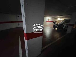 Parking voiture à La Bordeta. Parking y trastero