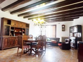 Masia a Montoliu de Lleida. A la venta masia con gran encanto cerca de lleida.