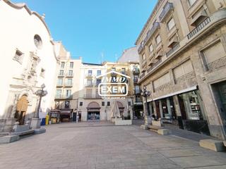 Pis a Centre Històric. Encantadora vivienda pendiente de cambio de uso