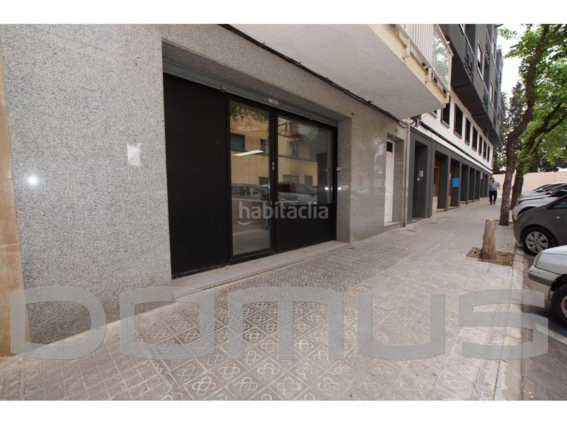 Foto 46315edf-fda1-4160-9d47-c4778db0a729. Location local commercial dans tres de abril 49 dans Sant Boi de Llobregat