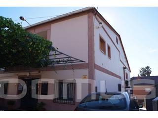 Edifici a Els Avets-Can Serrafossà-Ximelis. 2 viviendas  negocio hosteleria en la mejor zona de rubi