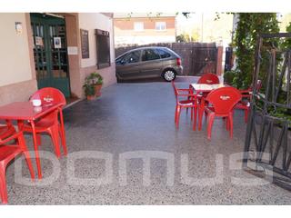 Edificio en Els Avets-Can Serrafossà-Ximelis. 2 viviendas  negocio hosteleria en la mejor zona de rubi