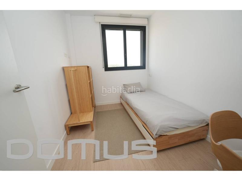 Foto f33c6698-93b0-4745-8d5f-ad925c312400. Location attique avec chauffage parking dans Bufalà Badalona