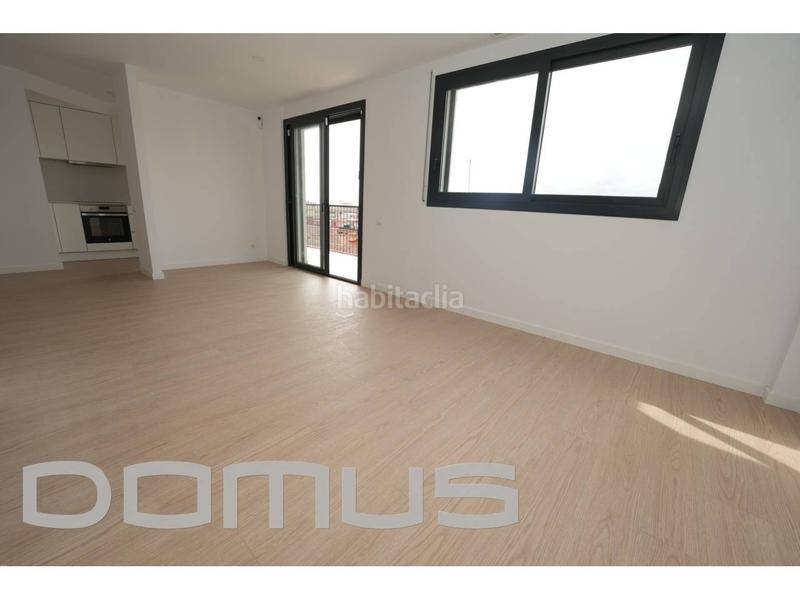 Foto 82c0e39e-926e-4f6f-8f57-587979e18165. Rent penthouse with heating parking in Bufalà Badalona