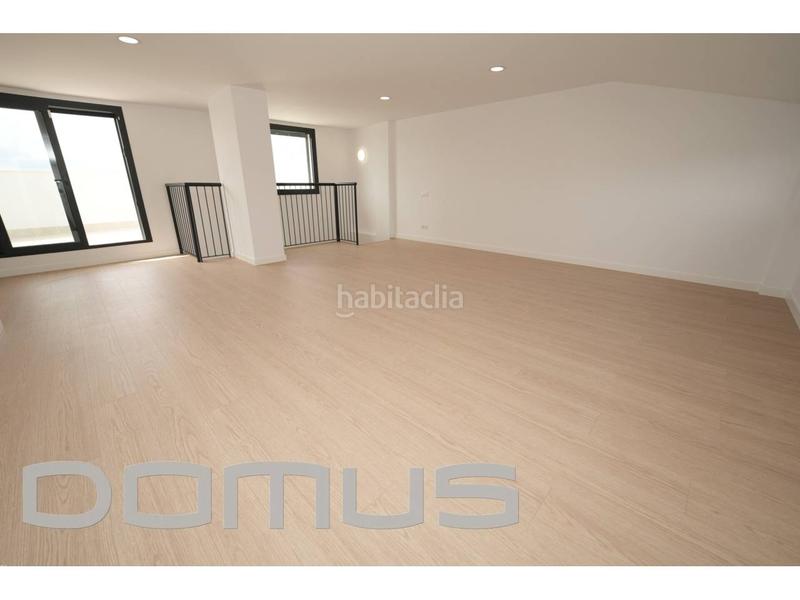 Foto cd585fcb-1657-4d4c-9c28-354528d20488. Rent penthouse with heating parking in Bufalà Badalona