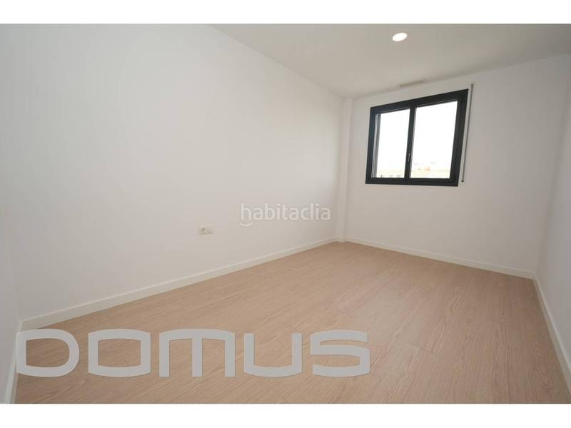 Foto d99d03ea-9923-4bfa-b52e-d0a528af30d9. Rent penthouse with heating parking in Bufalà Badalona