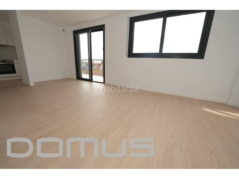 Foto fb0ab0ac-5cc6-440f-9450-66a593787c1a. Rent penthouse with heating parking in Bufalà Badalona