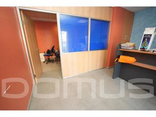 Local commercial à Sant Vicenç dels Horts. Sant vicenç dels horts  el serral  local comercial en venta con