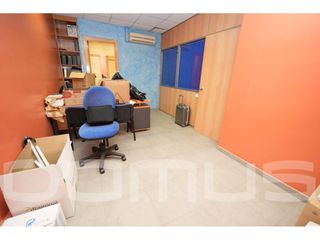 Business premise in Sant Vicenç dels Horts. Sant vicenç dels horts  el serral  local comercial en venta con