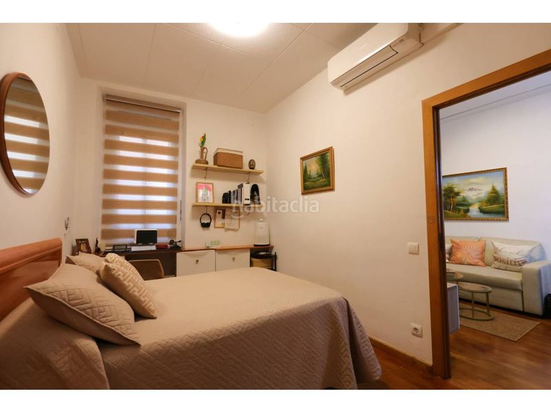 Foto 4b979c56-1adc-4c82-ad89-bf13b3c8c7cc. Pis a Raval Barcelona