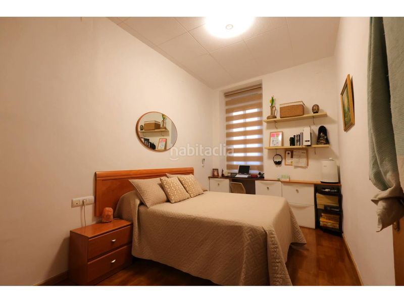 Foto 75edc007-753e-49d3-bdab-5376b9b9626c. Pis a Raval Barcelona