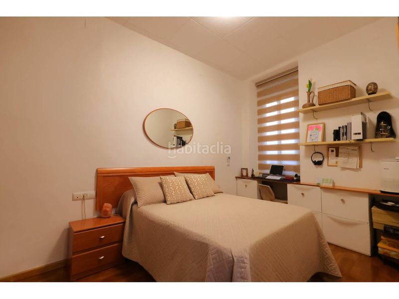 Foto c65f6ffe-21db-492a-94e8-cd831ac245eb. Pis a Raval Barcelona