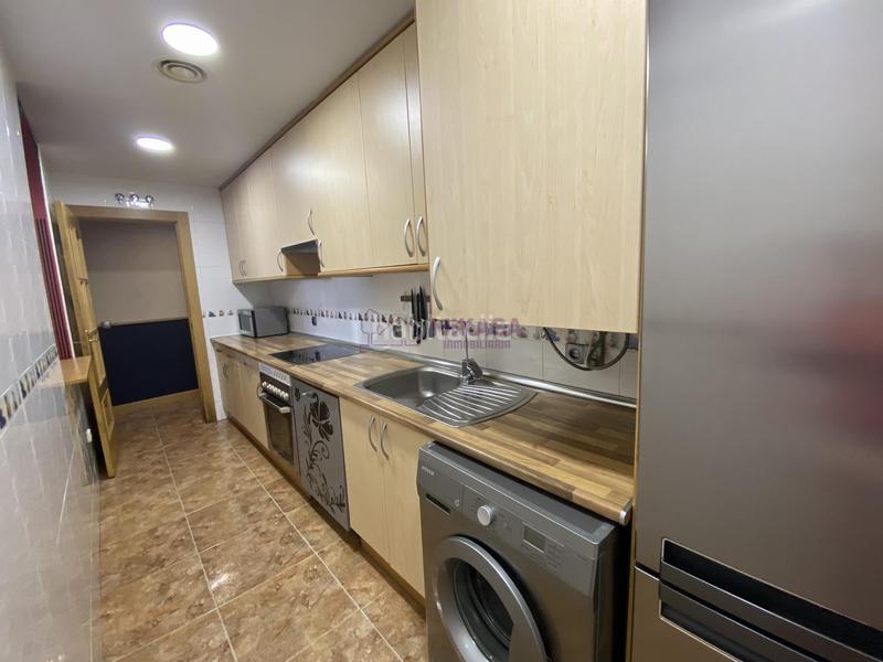 Foto 7cd70435-bbf3-4bfe-8e82-1e81107fb191. Piso  en Camarena