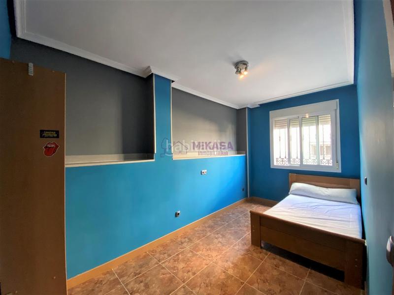 Foto b98ad831-ff02-4ca4-bb28-e8baf8211e6d. Piso  en Camarena