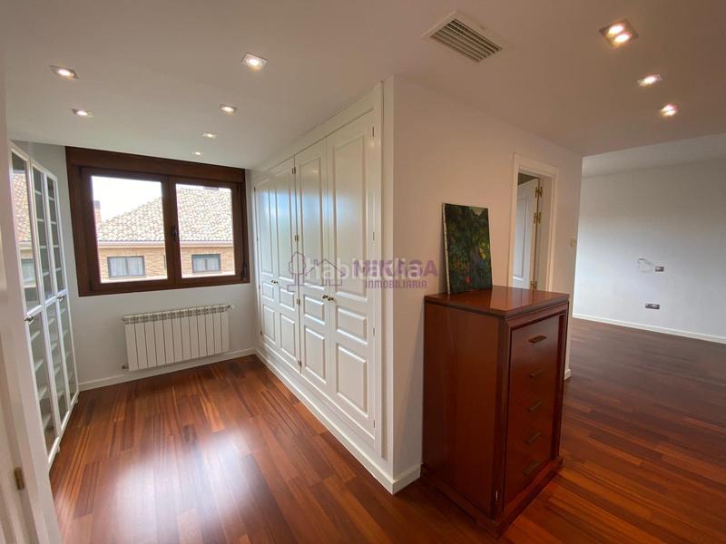 Foto 14d55d62-454b-43bf-b452-26d9f266bd86. Xalet amb calefacció aparcament a Centro Villaviciosa de Odón