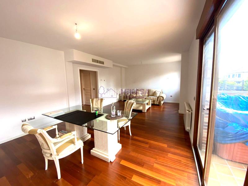 Foto 1dea0226-8cbe-4c41-8afd-94fc2da10d4f. Xalet amb calefacció aparcament a Centro Villaviciosa de Odón